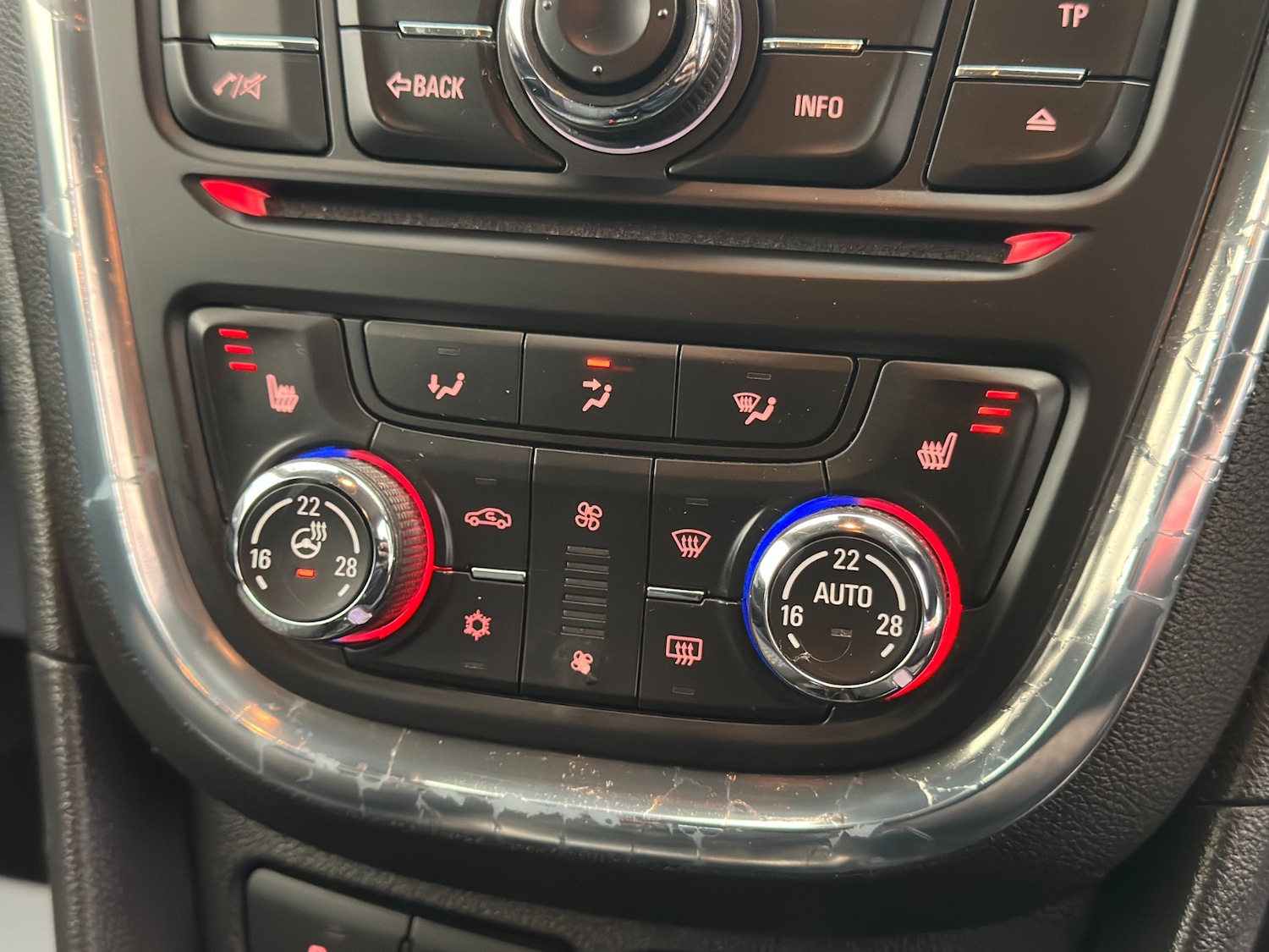 Used Vauxhall Mokka 2013 for sale - 76393793: Photo 34