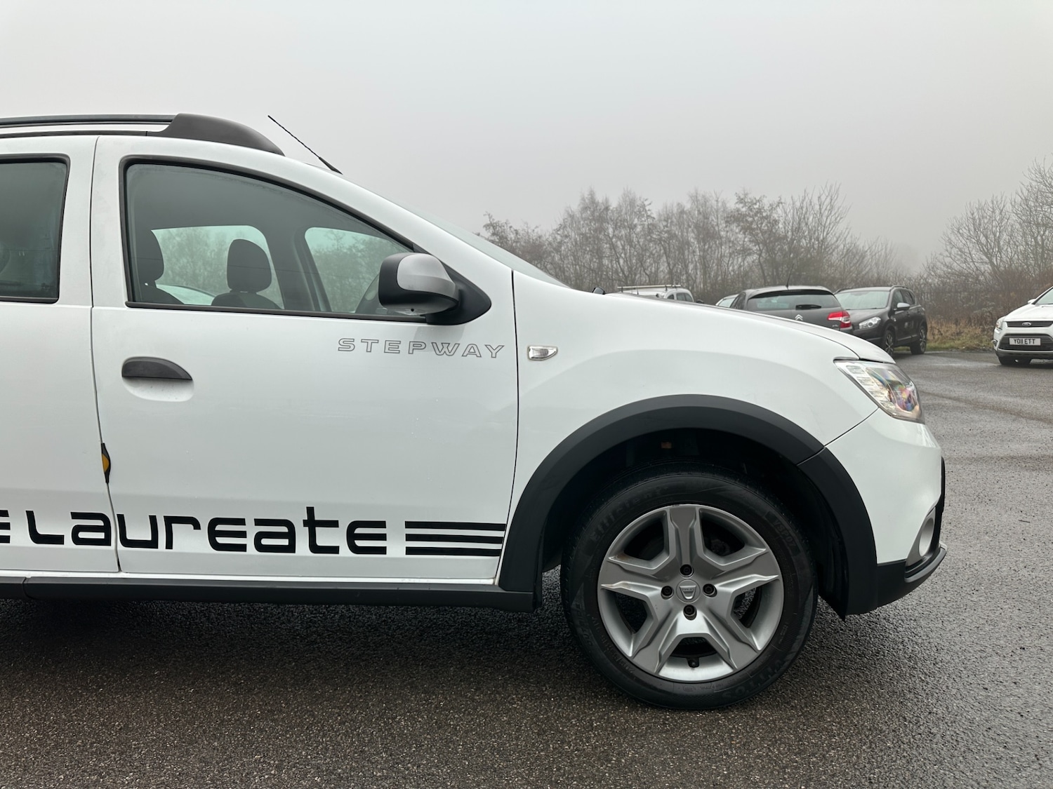 Used Dacia Sandero Stepway 2017 for sale - 77249042: Photo 28