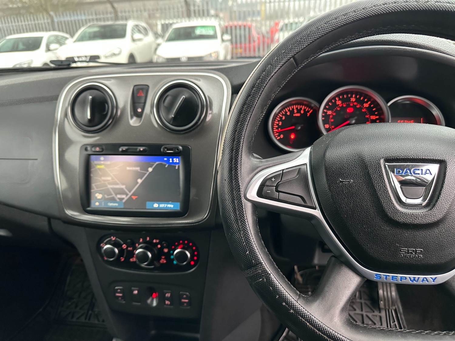 Used Dacia Sandero Stepway 2017 for sale - 77249042: Photo 38