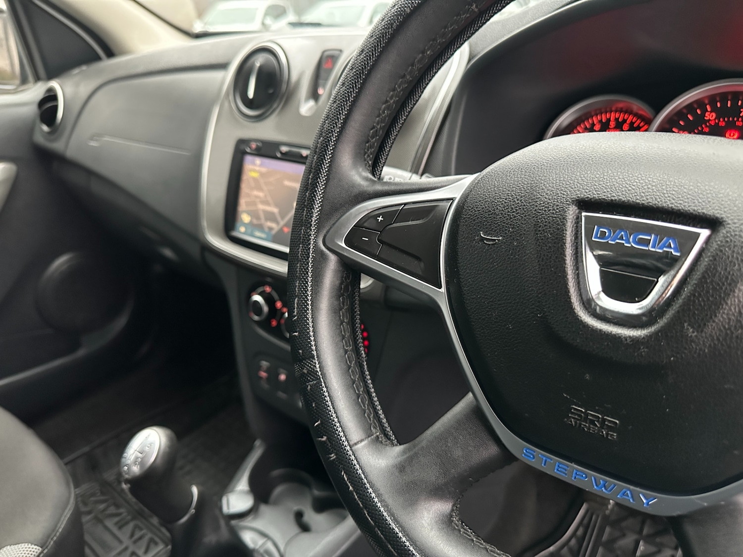 Used Dacia Sandero Stepway 2017 for sale - 77249042: Photo 42