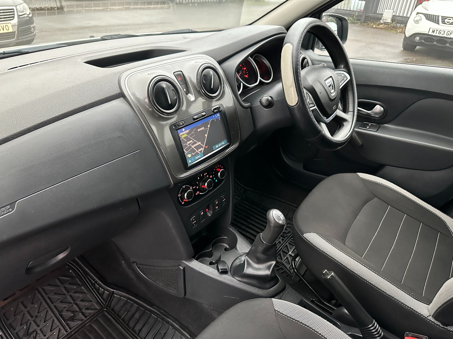 Used Dacia Sandero Stepway 2017 for sale - 77249042: Photo 49