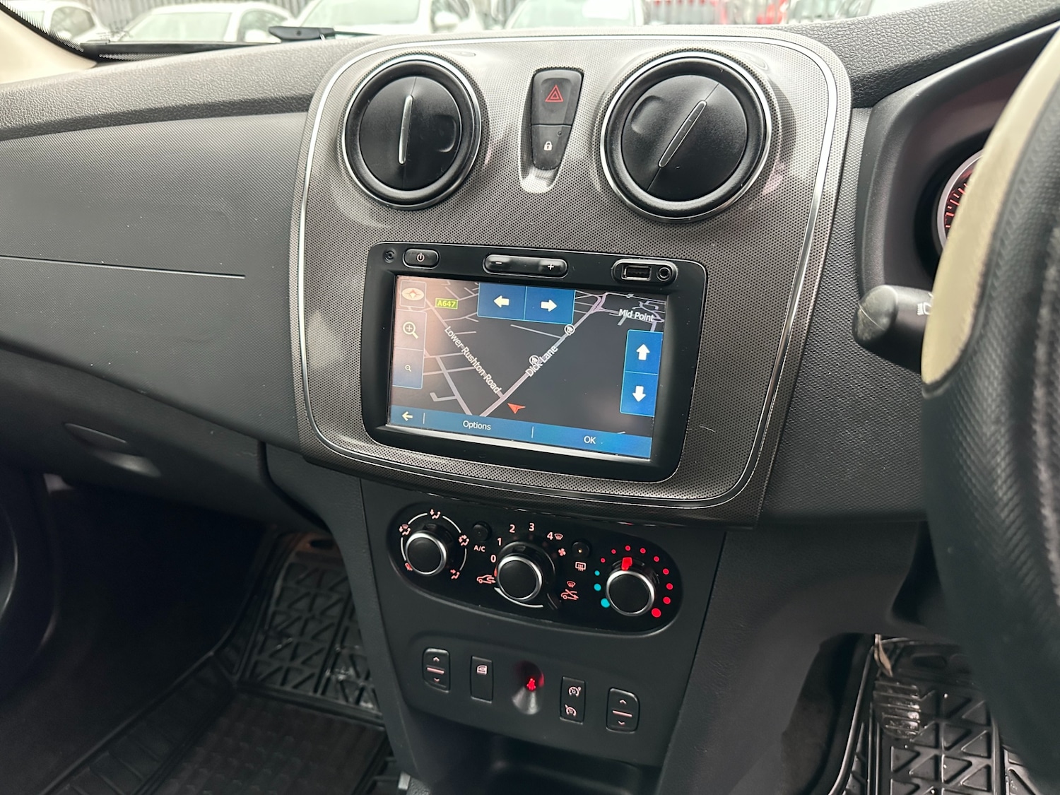 Used Dacia Sandero Stepway 2017 for sale - 77249042: Photo 8