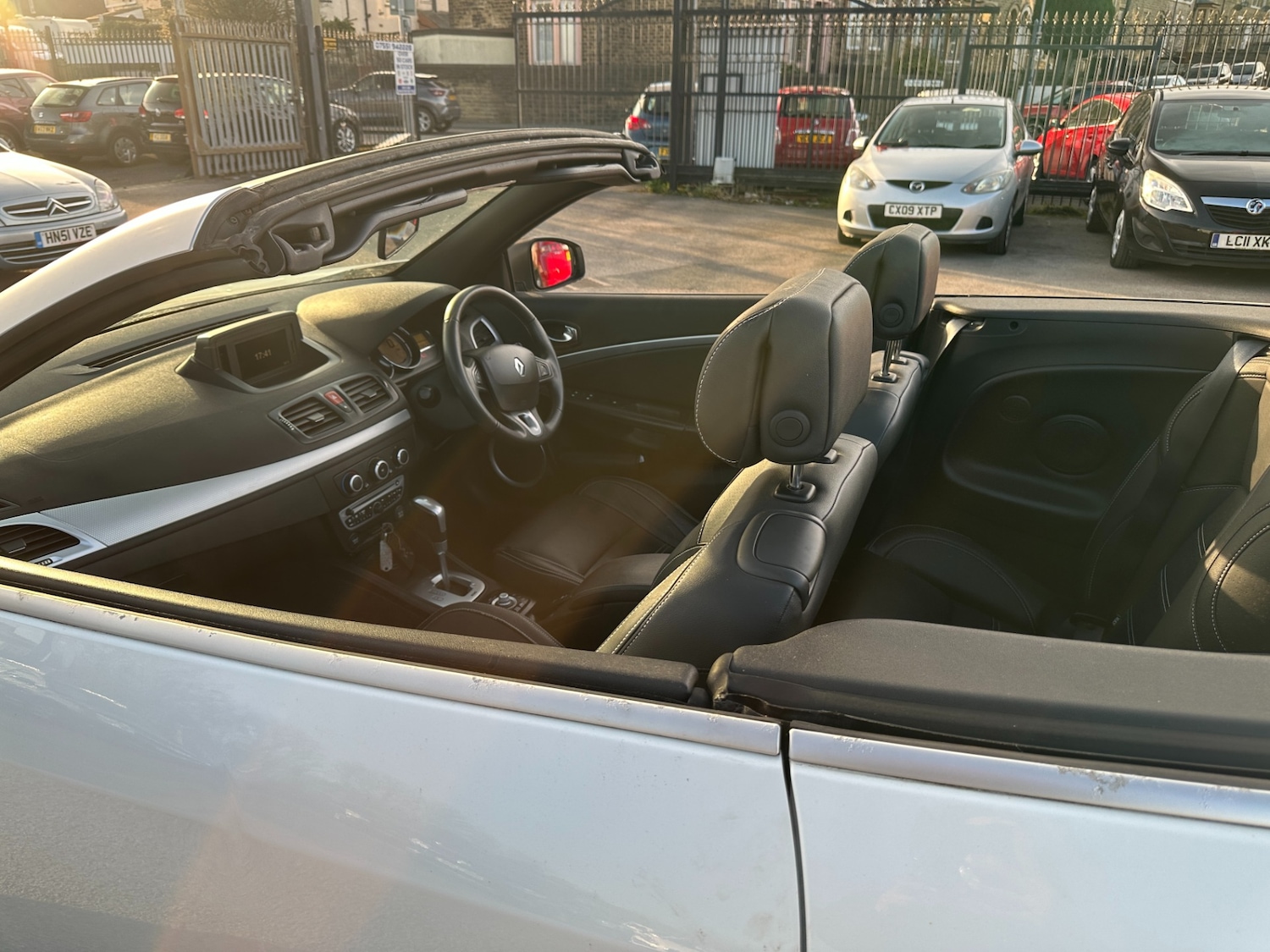 Used Renault Megane 2011 for sale - 77950989: Photo 6