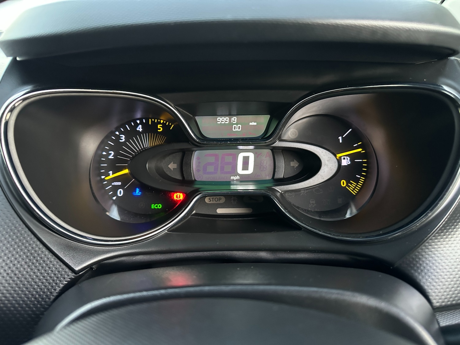 Used Renault Captur 2015 for sale - 76980325: Photo 10