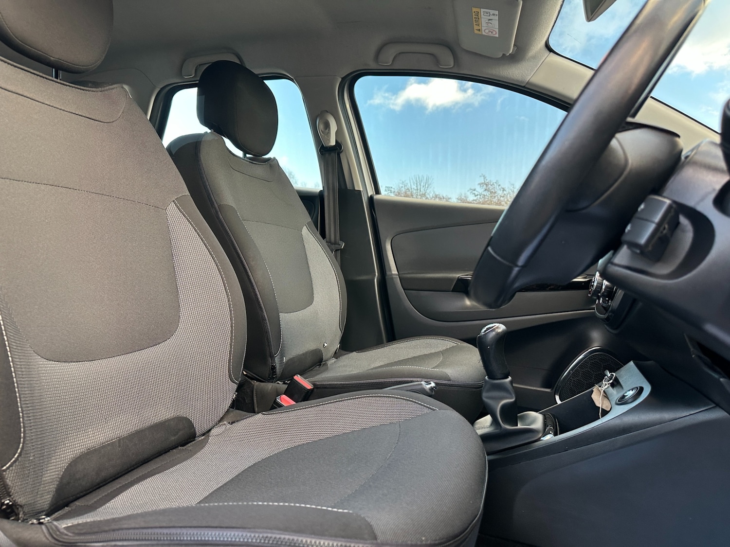 Used Renault Captur 2015 for sale - 76980325: Photo 27