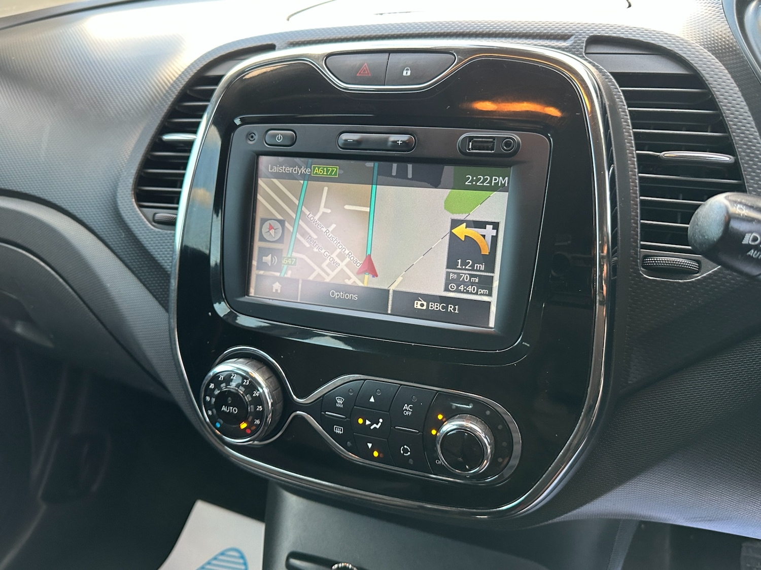 Used Renault Captur 2015 for sale - 76980325: Photo 29