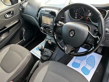 Used Renault Captur 2015 for sale - 76980325: Photo