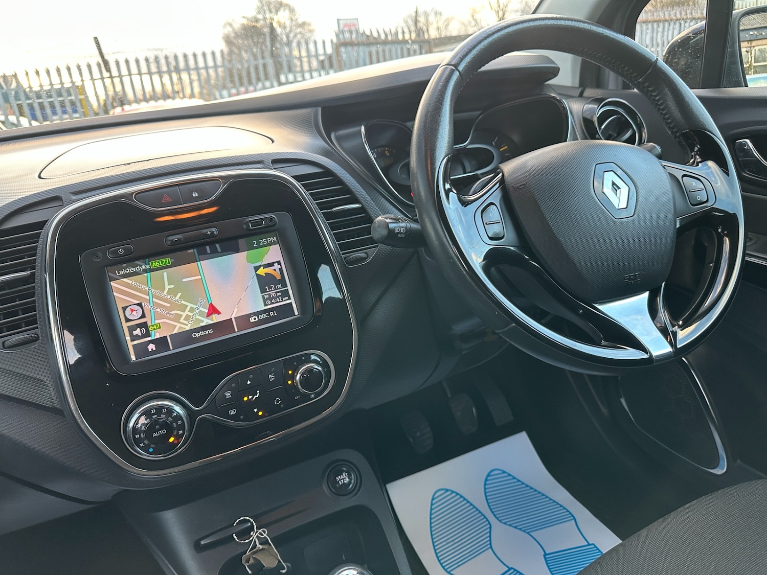 Used Renault Captur 2015 for sale - 76980325: Photo 38