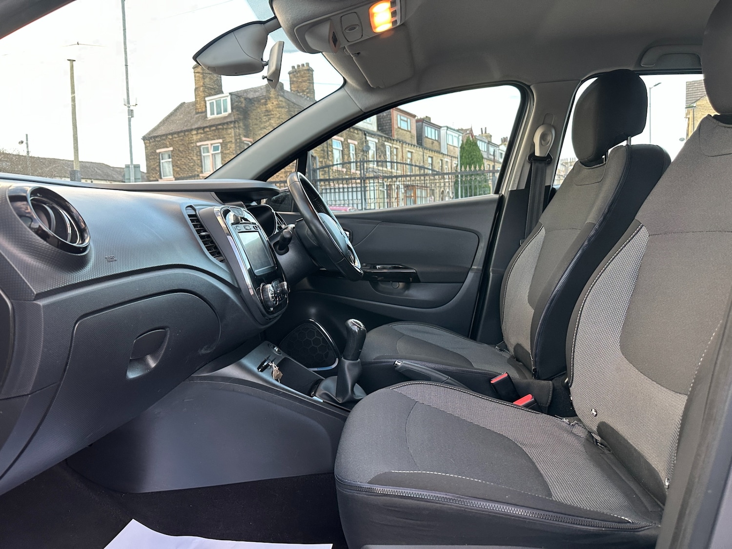 Used Renault Captur 2015 for sale - 76980325: Photo 39