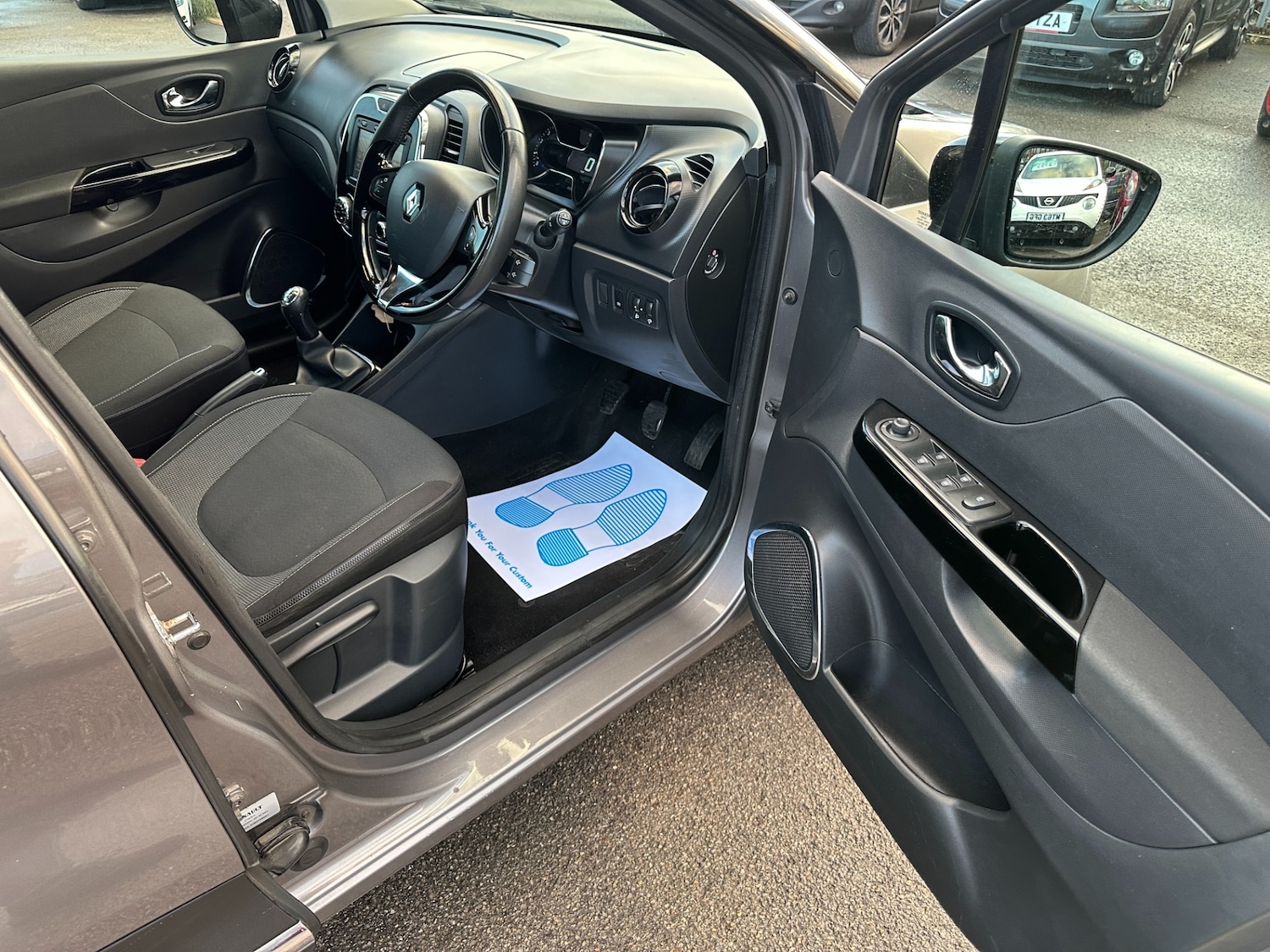 Used Renault Captur 2015 for sale - 76980325: Photo 6