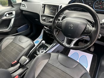 Used Peugeot 2008 2013 for sale - 79761942: Photo