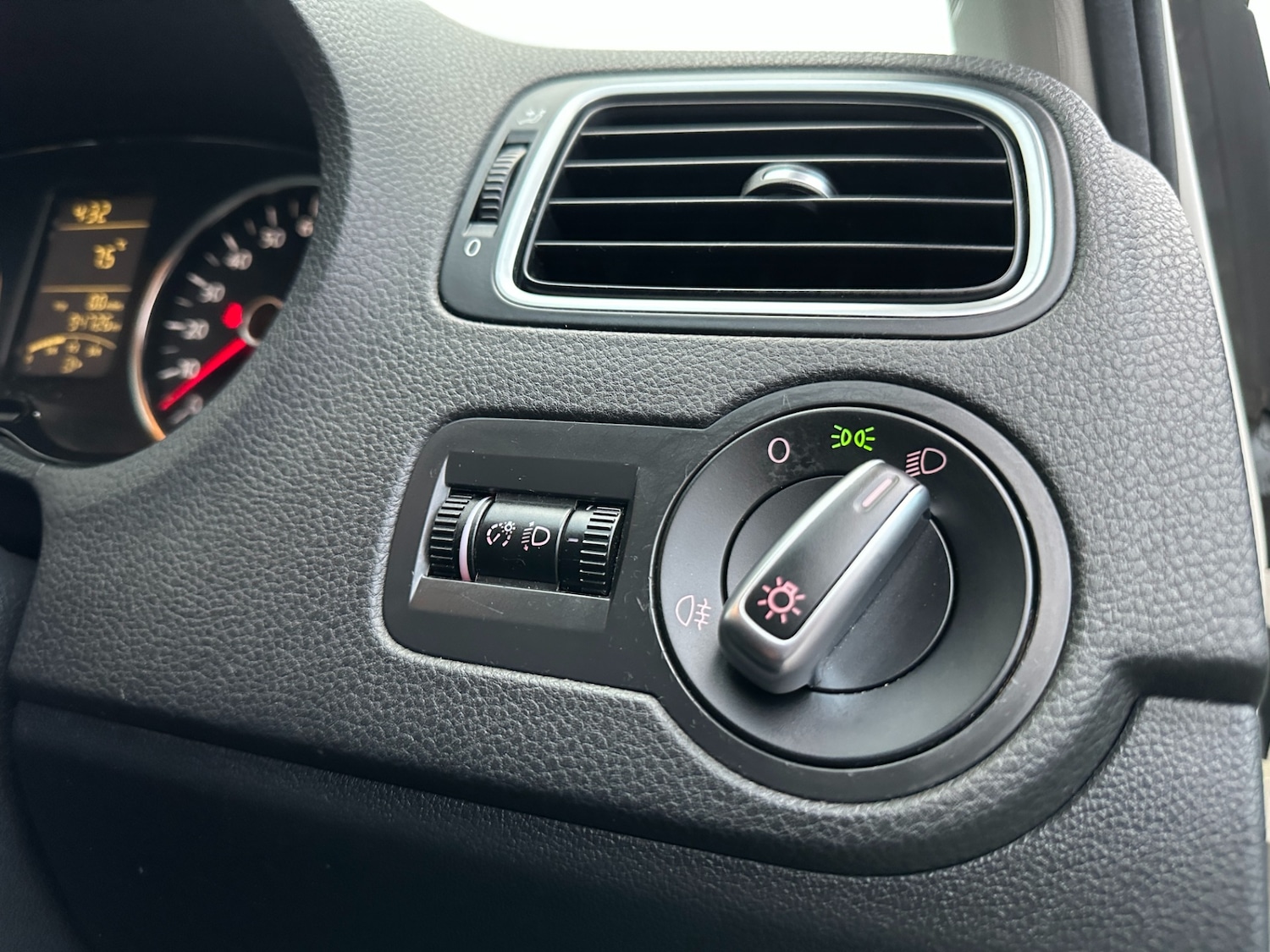 Used Volkswagen Polo 2010 for sale - 77235692: Photo 31