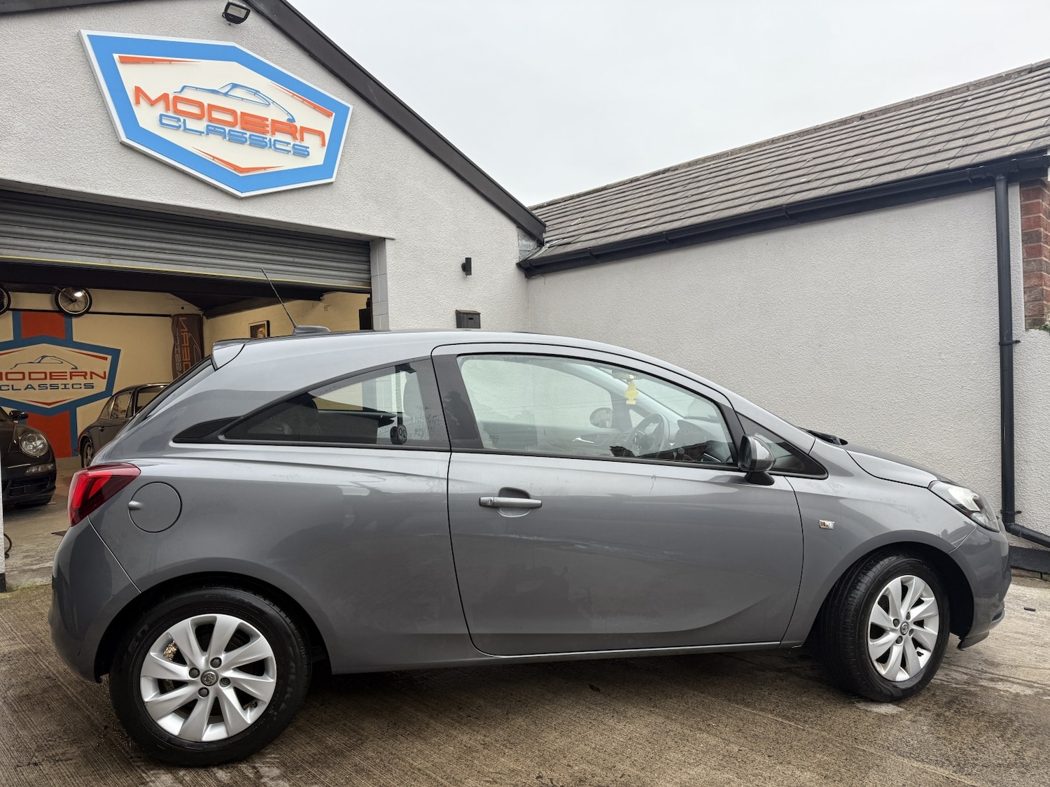 Used Vauxhall Corsa 2015 for sale - 76712623: Photo 2