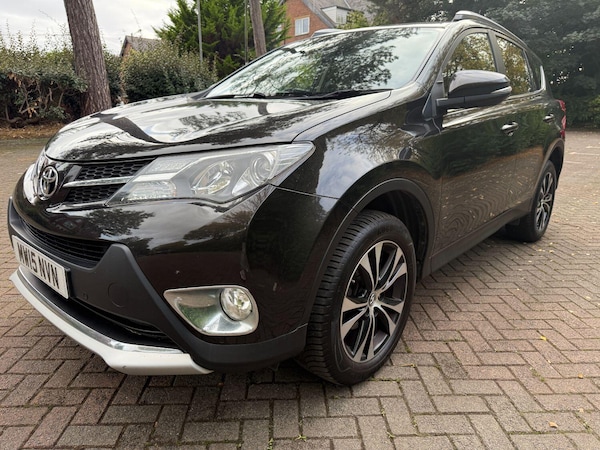 Used Toyota RAV4 2015 for sale - 76198199: Photo 4