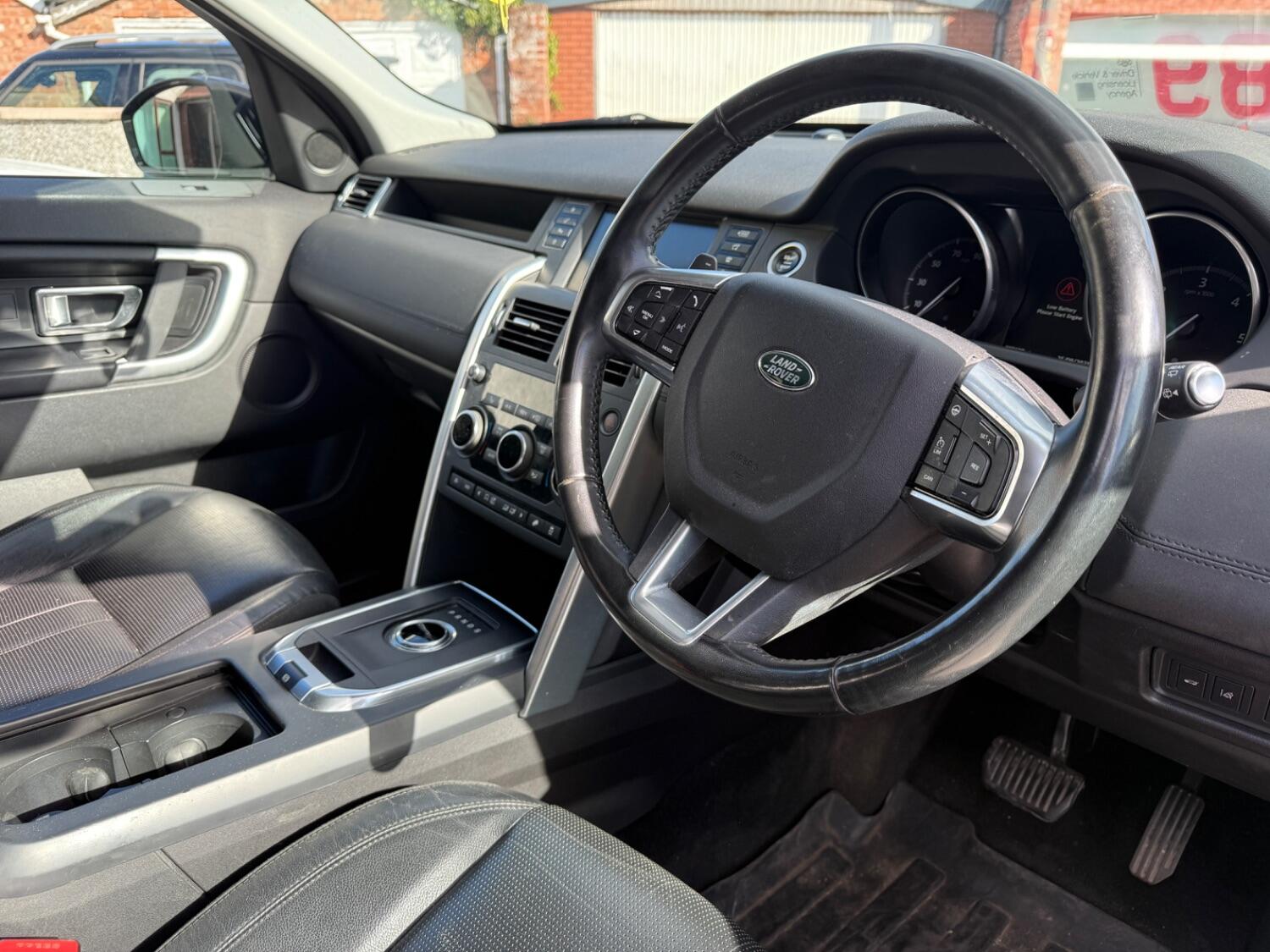 Used Land Rover Discovery Sport 2017 for sale - 76293284: Photo 14