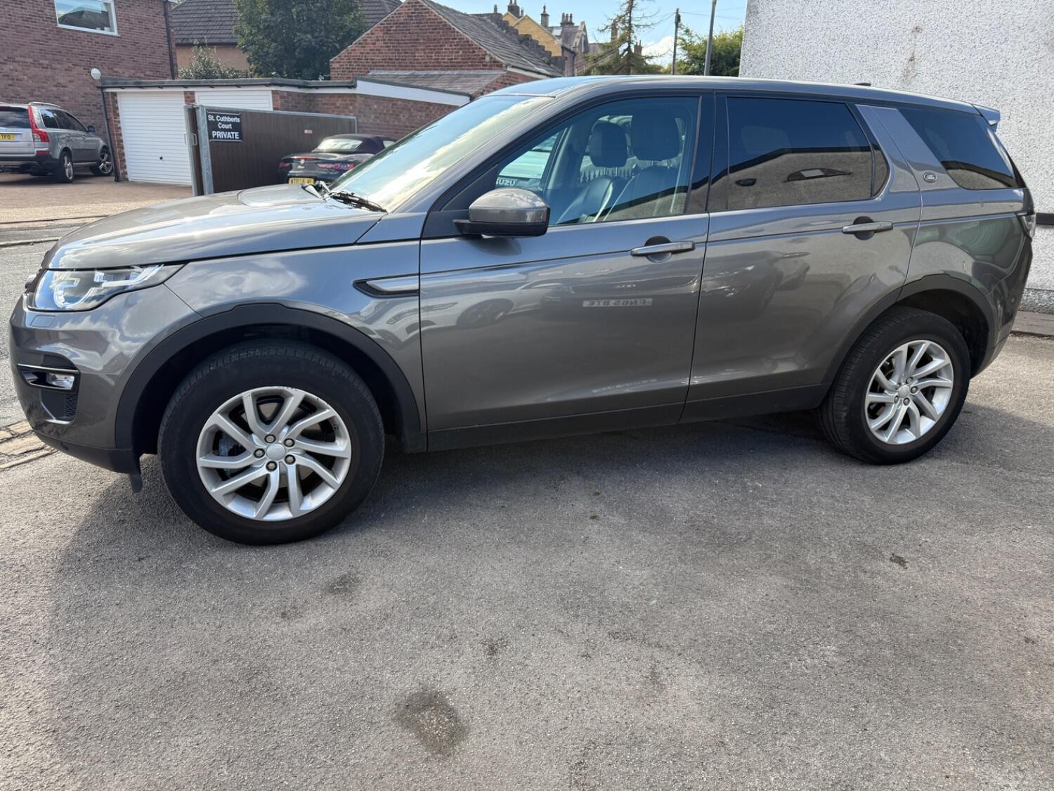Used Land Rover Discovery Sport 2017 for sale - 76293284: Photo 6