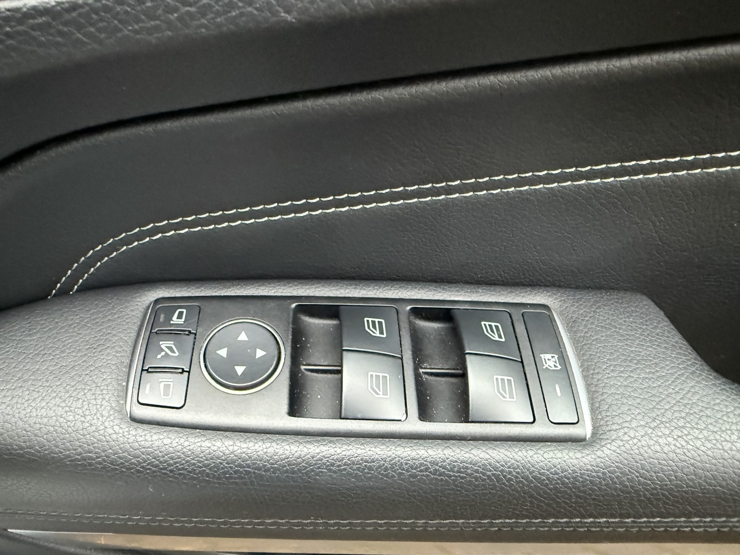 Used Mercedes-Benz E Class 2014 for sale - 76884791: Photo 26