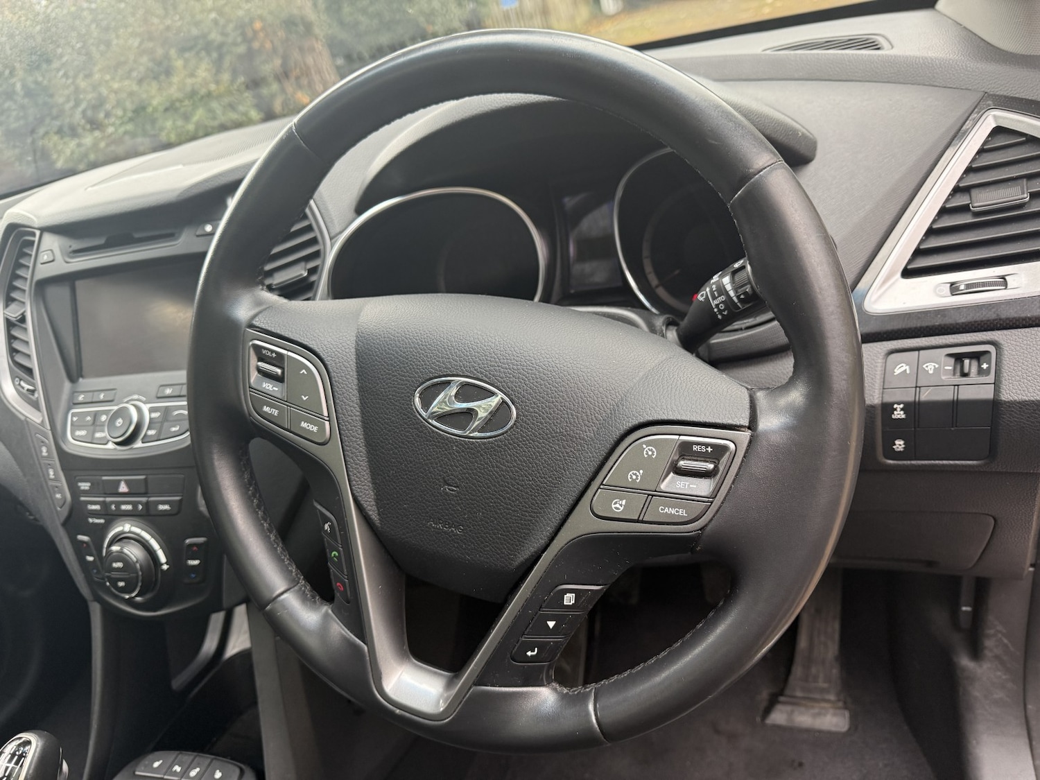 Used Hyundai Santa Fe 2014 for sale - 76455497: Photo 20