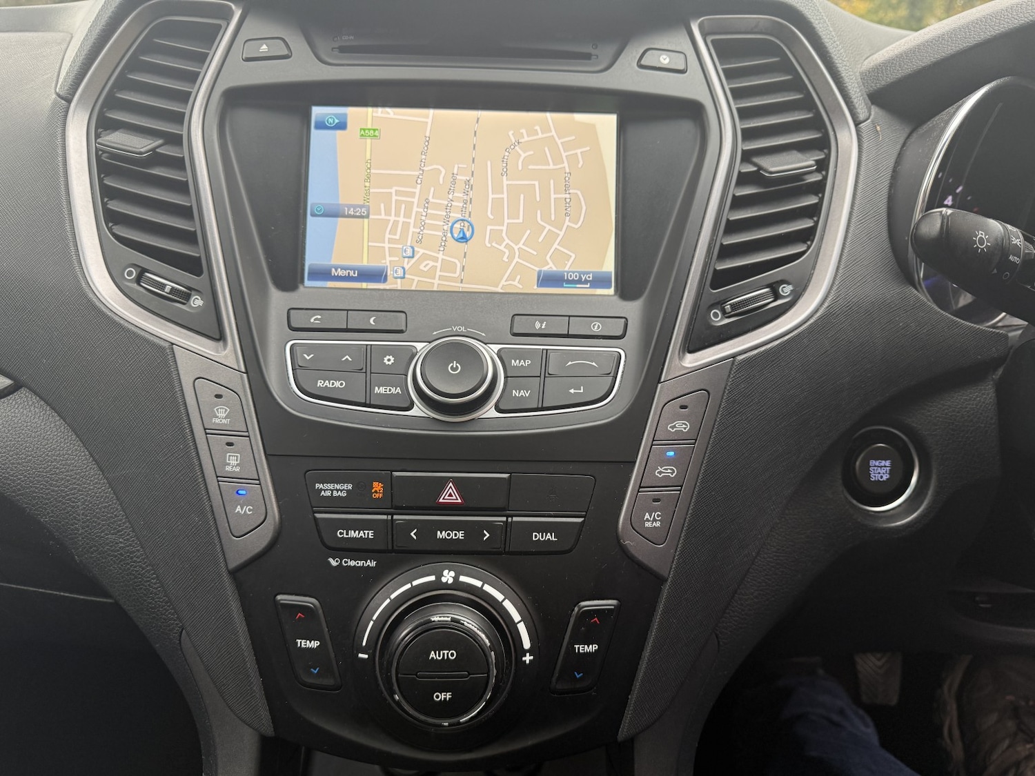 Used Hyundai Santa Fe 2014 for sale - 76455497: Photo 24