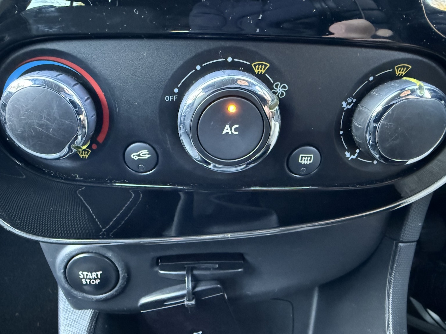 Used Renault Clio 2014 for sale - 76699316: Photo 18