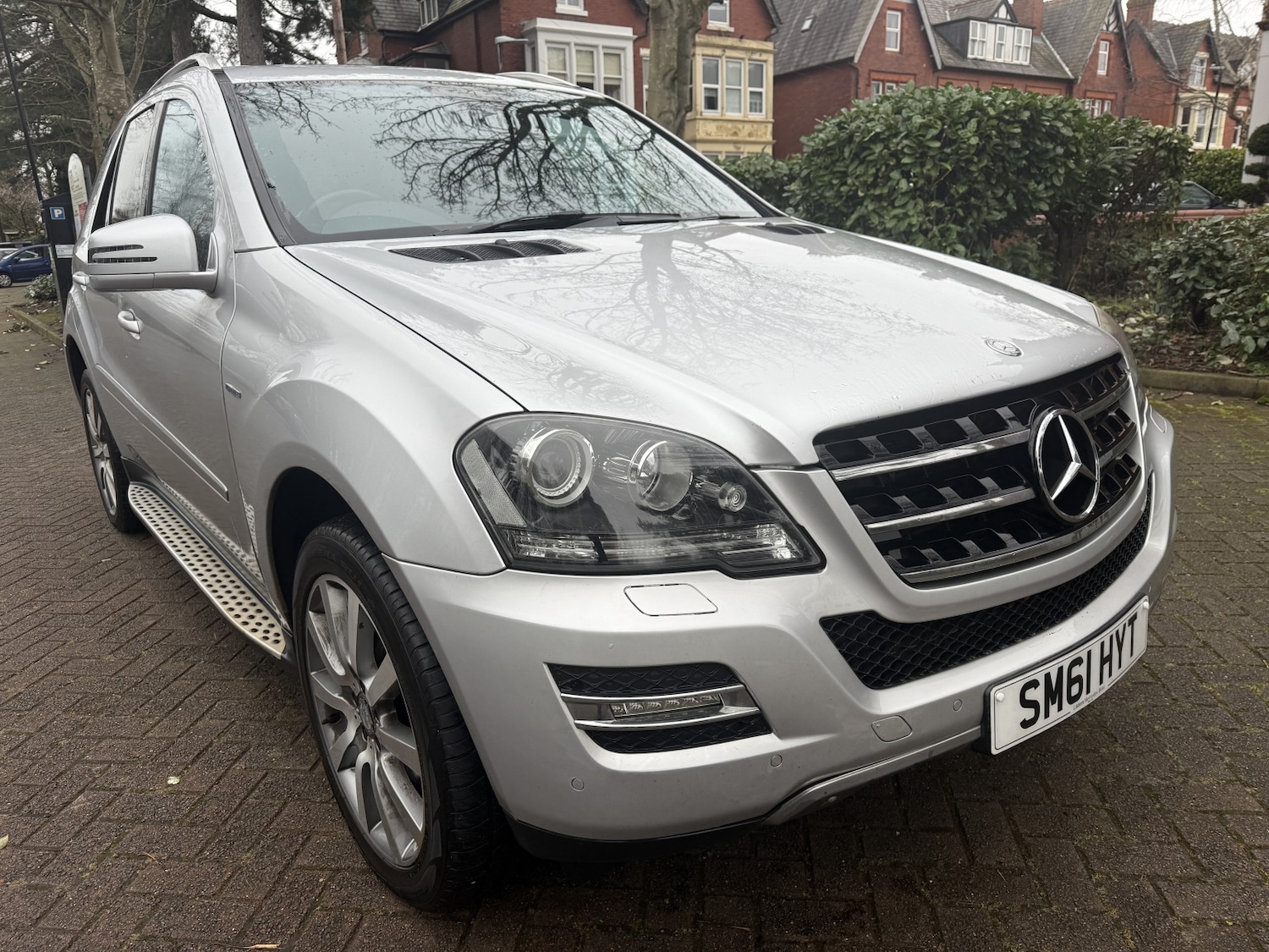 Used Mercedes-Benz M Class 2011 for sale - 77754972: Photo 2