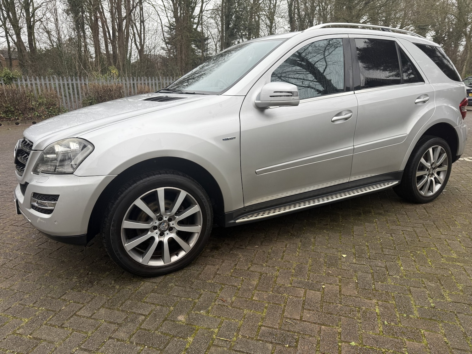 Used Mercedes-Benz M Class 2011 for sale - 77754972: Photo 5