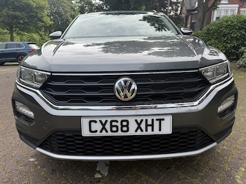 Used Volkswagen T-Roc 2018 for sale - 78646825: Photo