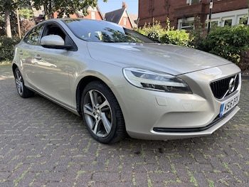 Used Volvo V40 2016 for sale - 79495440: Photo