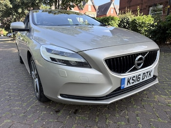 Used Volvo V40 2016 for sale - 79495440: Photo