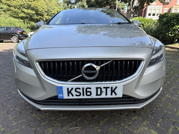 Used Volvo V40 2016 for sale - 79495440: Photo