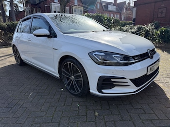 Used Volkswagen Golf 2017 for sale - 77906677: Photo