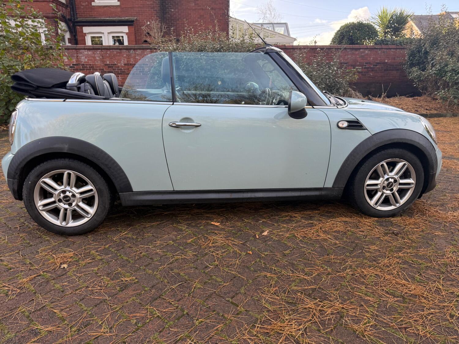Used MINI Convertible 2013 for sale - 76769432: Photo 10