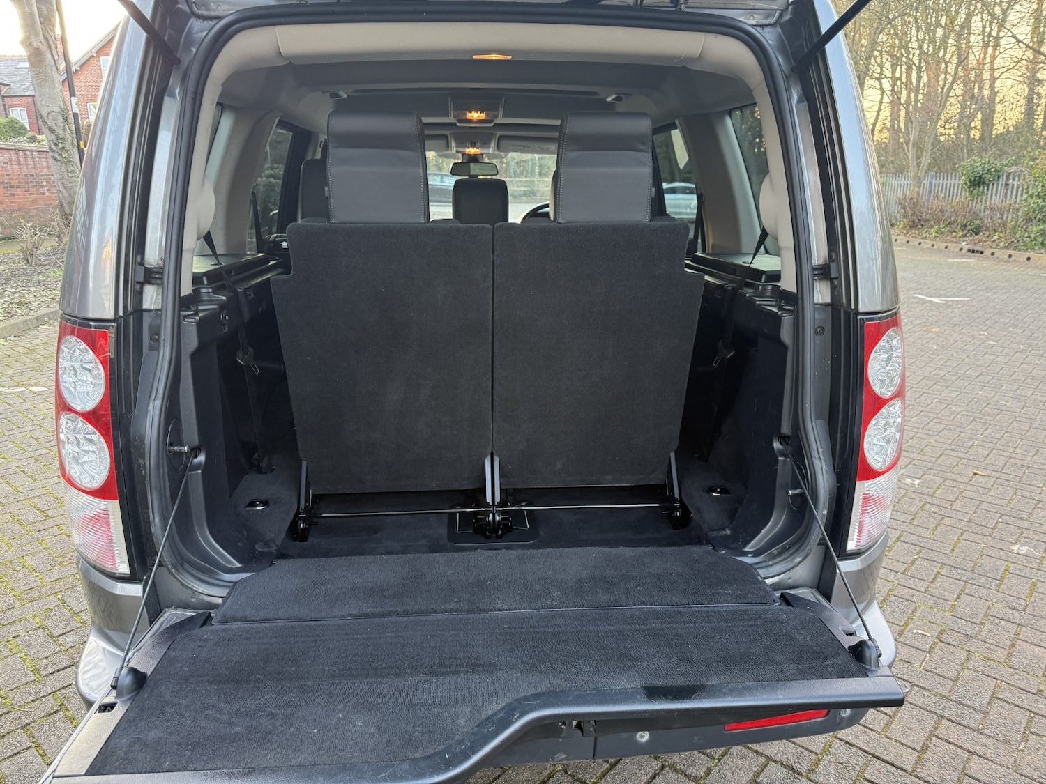 Used Land Rover Discovery 4 2009 for sale - 77749851: Photo 17