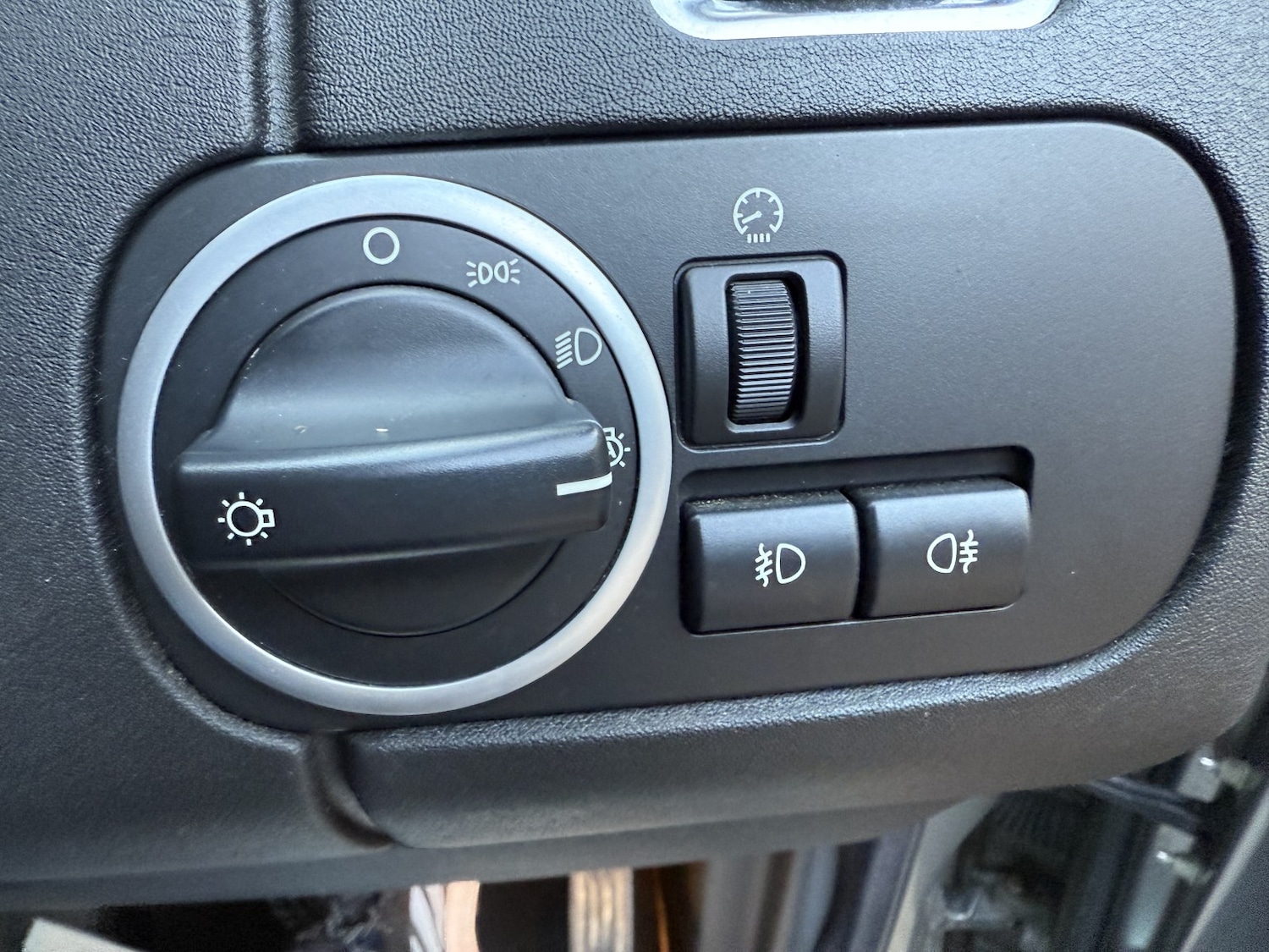 Used Land Rover Discovery 4 2009 for sale - 77749851: Photo 24