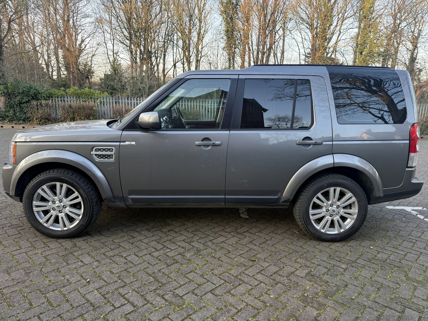 Used Land Rover Discovery 4 2009 for sale - 77749851: Photo 4