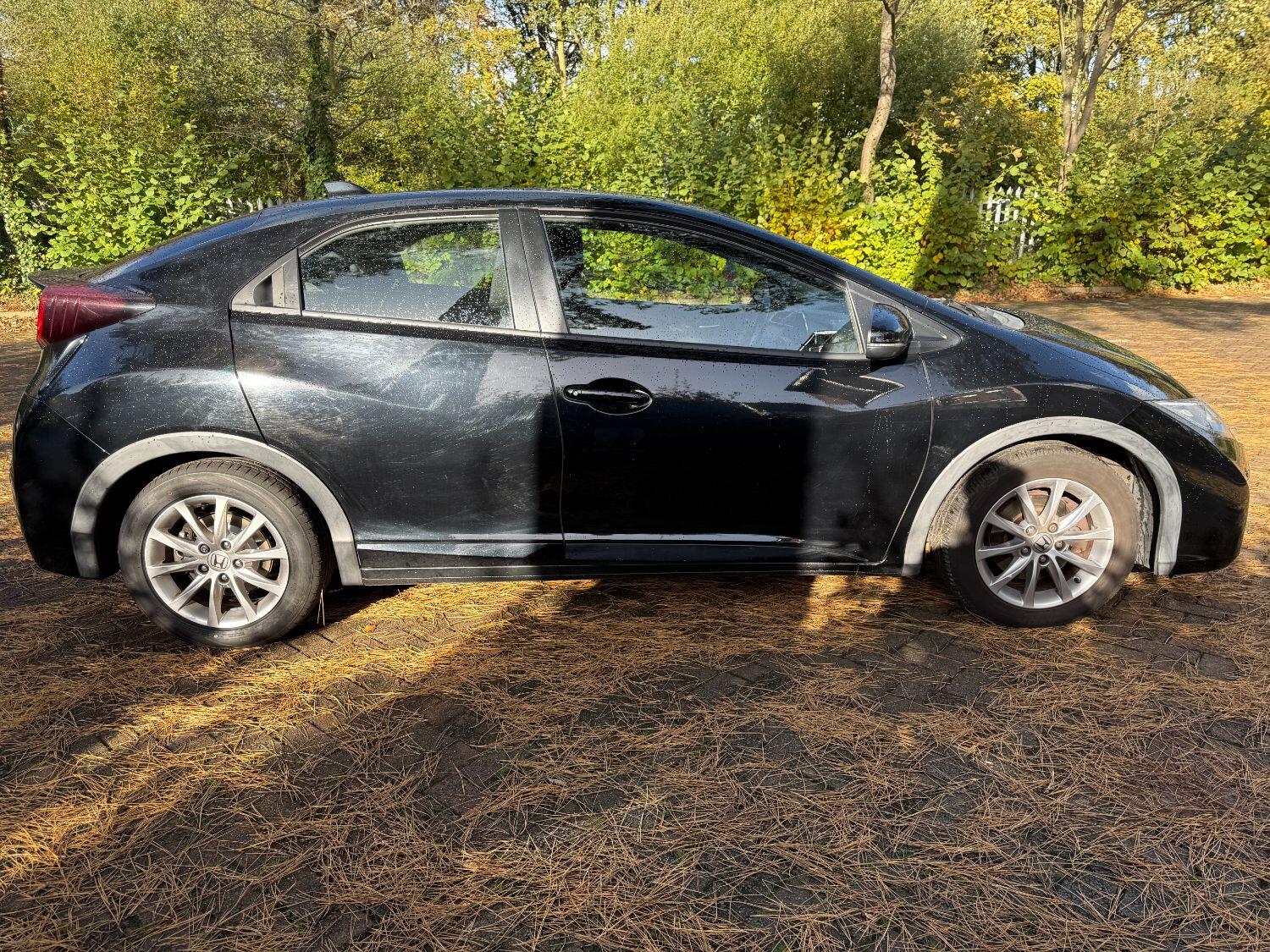 Used Honda Civic 2015 for sale - 76397118: Photo 9