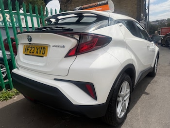 Used Toyota C-HR 2023 for sale - 79311770: Photo