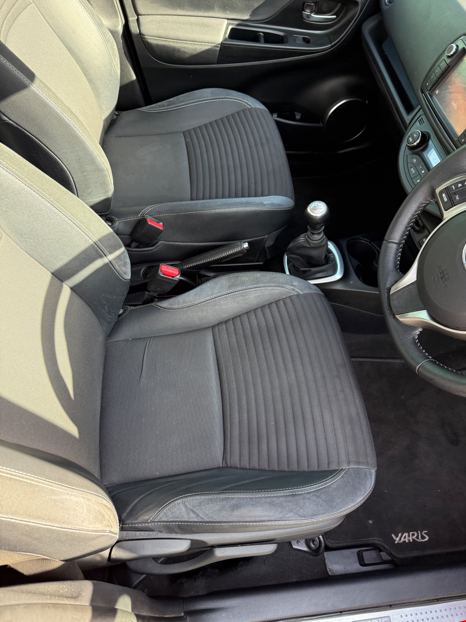 Used Toyota Yaris 2015 for sale - 76329753: Photo 15