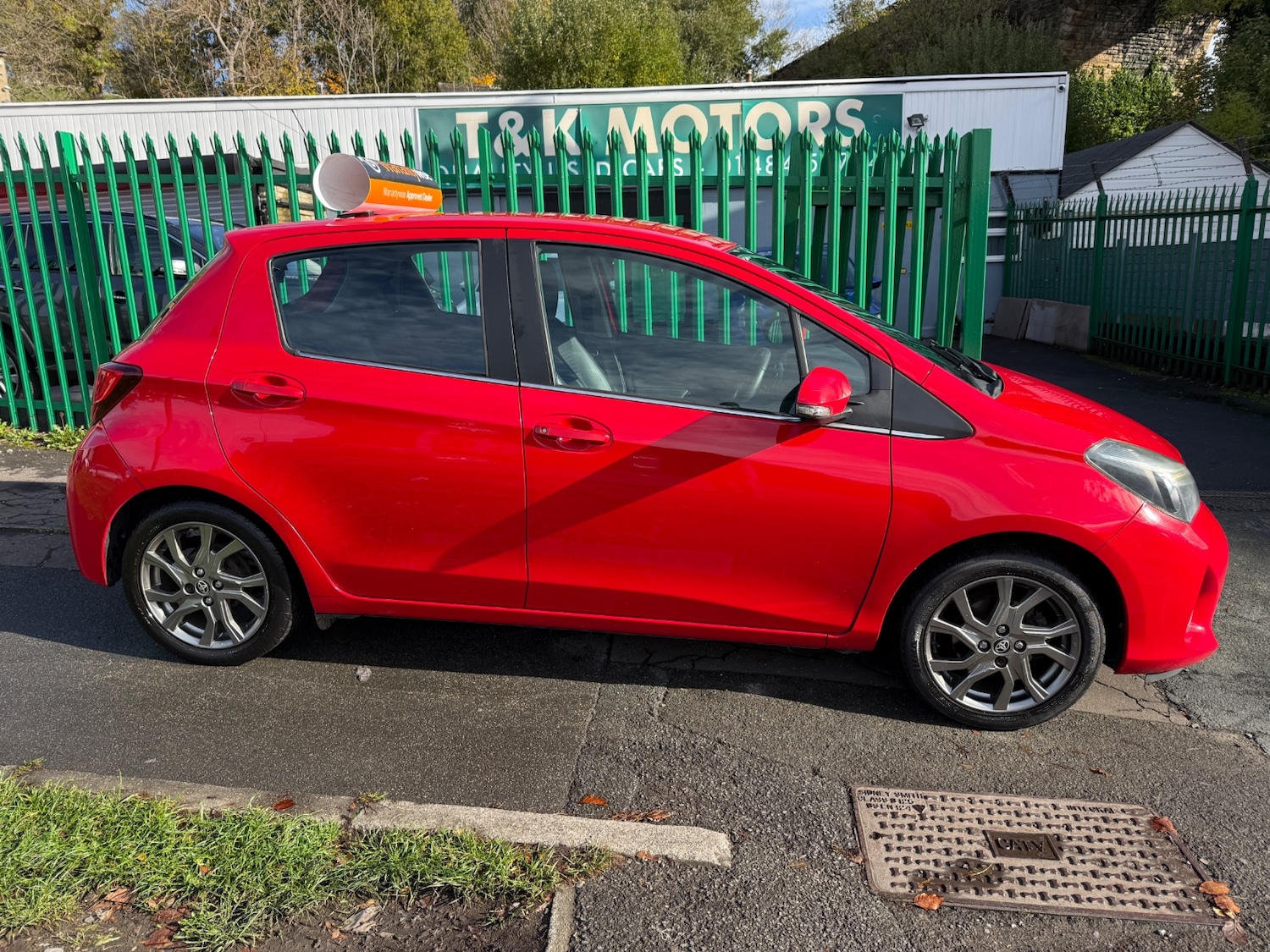 Used Toyota Yaris 2015 for sale - 76329753: Photo 2