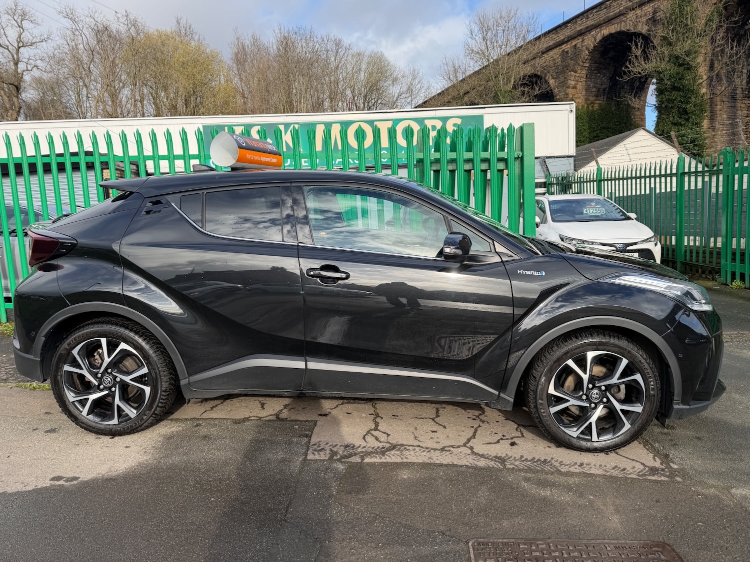 Used Toyota C-HR 2022 for sale - 77872067: Photo 2