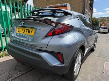 Used Toyota C-HR 2023 for sale - 79746742: Photo