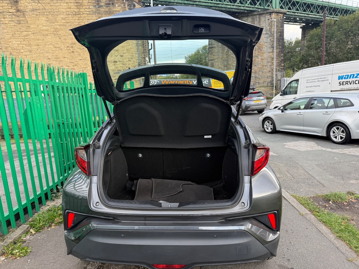 Used Toyota C-HR 2020 for sale - 76171060: Photo 14