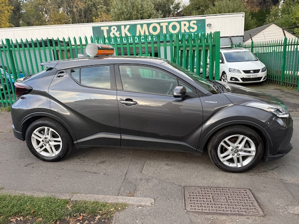 Used Toyota C-HR 2020 for sale - 76171060: Photo 2
