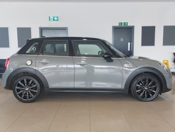 Used MINI Hatch 2019 for sale - 76543723: Photo