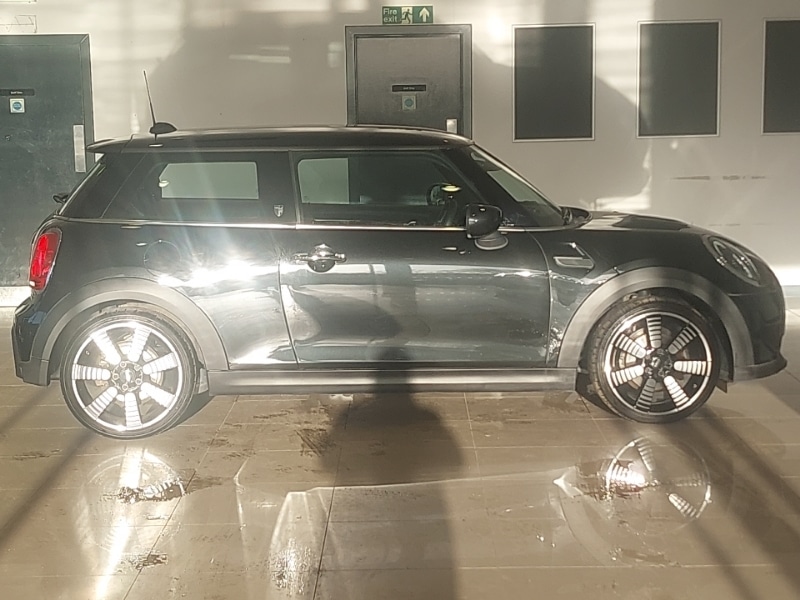 Used MINI Cooper 2023 for sale - 76964059: Photo 2