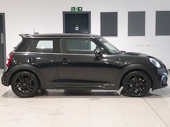 Used MINI Cooper 2023 for sale - 76456010: Photo