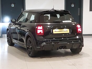 Used MINI Cooper 2023 for sale - 76456010: Photo