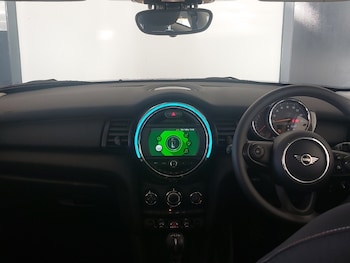 Used MINI Hatch 2019 for sale - 76629446: Photo