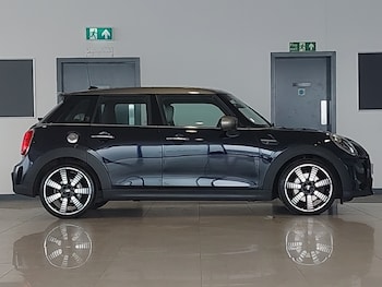 Used MINI Hatch 2023 for sale - 78133030: Photo