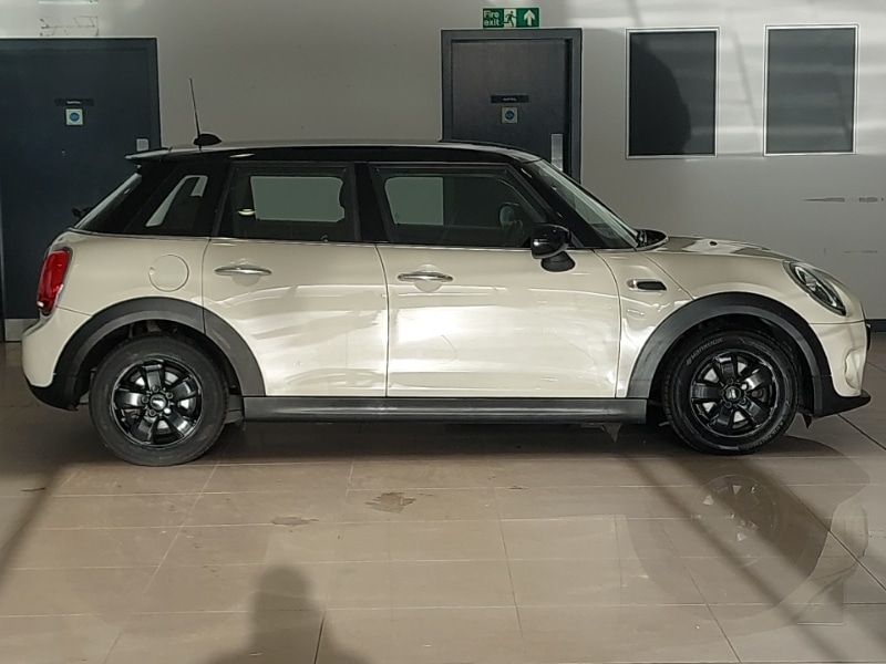 Used MINI Hatch 2019 for sale - 76556584: Photo 2